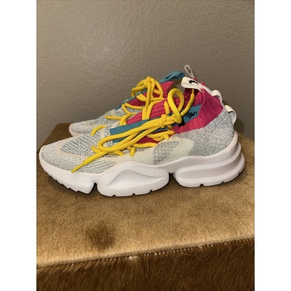 SIA‎ Collective Saved By The Bell model CV 0.0.02 Men Sz 6. NWOB - Picture 2 of 6